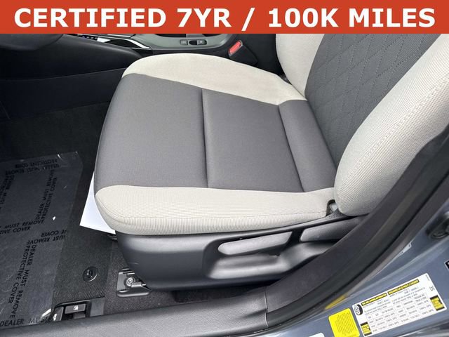 Used 2025 Toyota Corolla LE FWD image 15