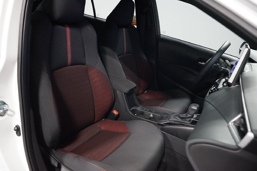 Certified 2026 Toyota Corolla SE w/ SE Package FWD image 28