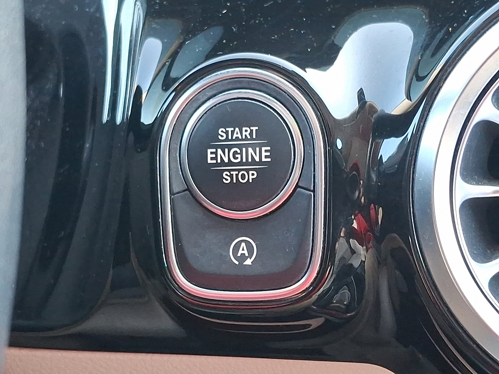 Certified 2021 Mercedes-Benz GLA 250 4MATIC image 23