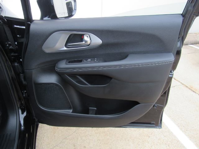 Used 2026 Chrysler Pacifica Limited w/ S Appearance Package image 20