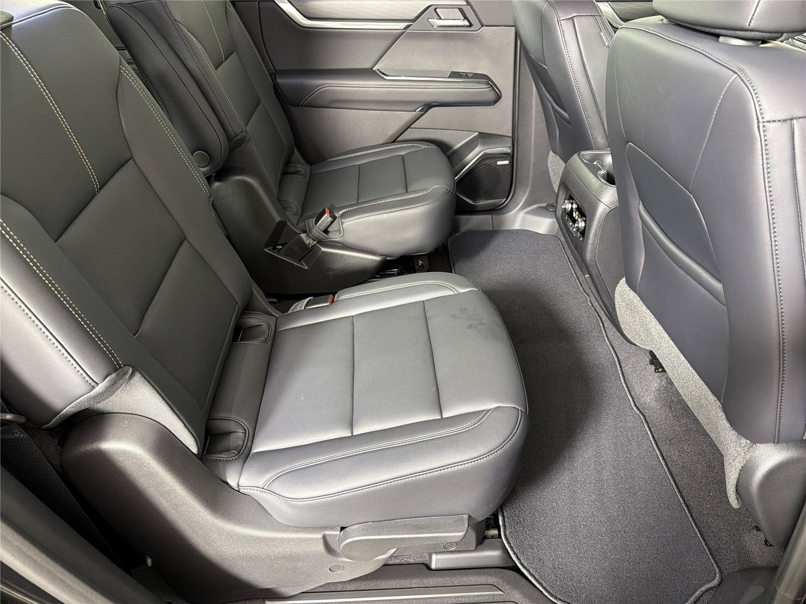 New 2026 GMC Acadia Elevation w/ Black Edition FWD image 14