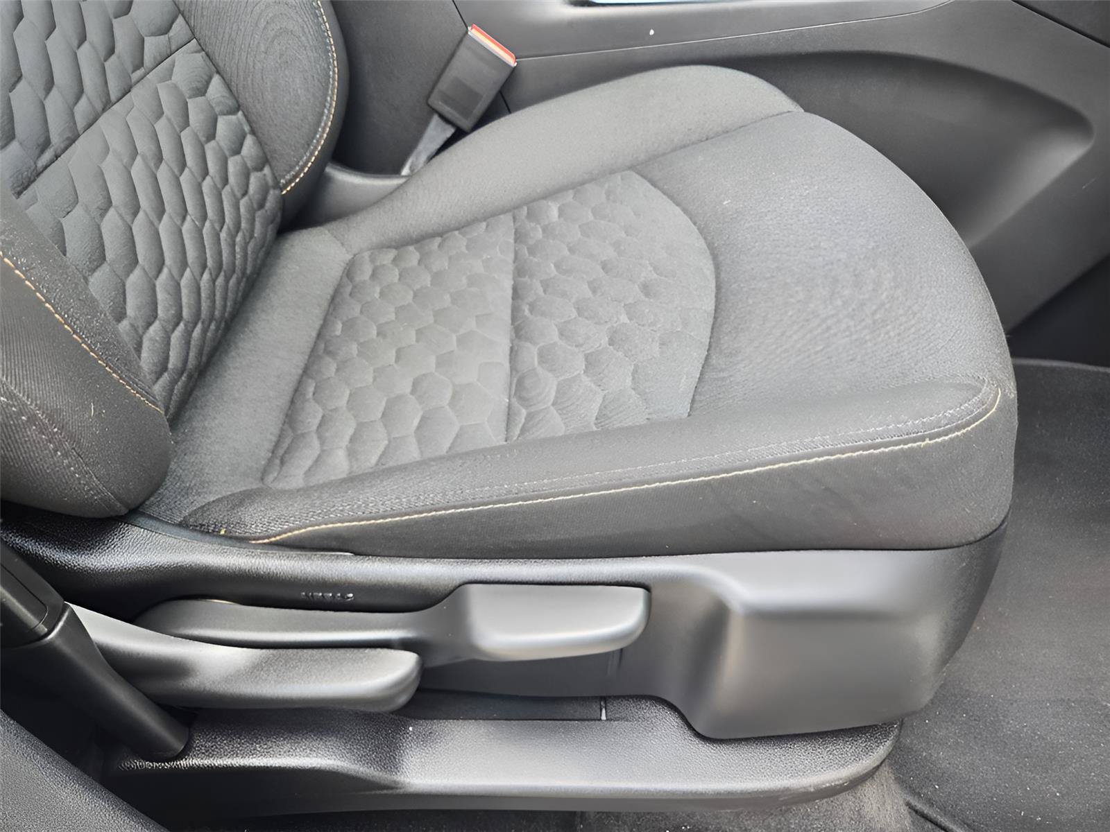 Used 2019 Chevrolet Equinox LT FWD image 22