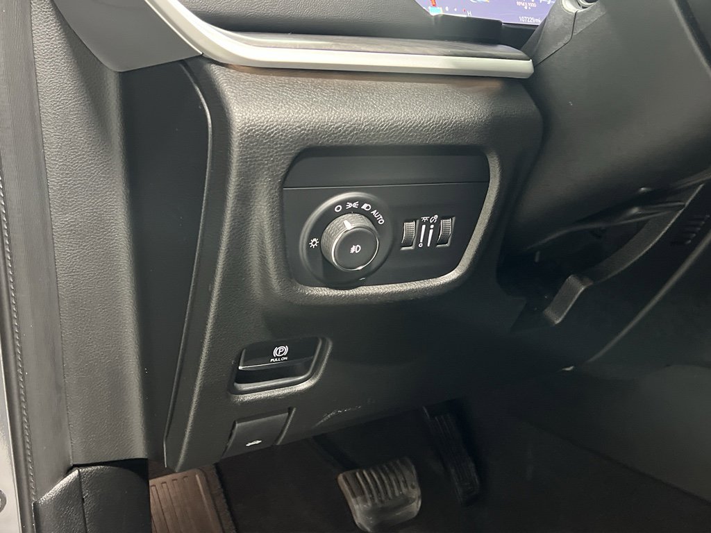 Used 2021 Jeep Grand Cherokee L Limited image 16