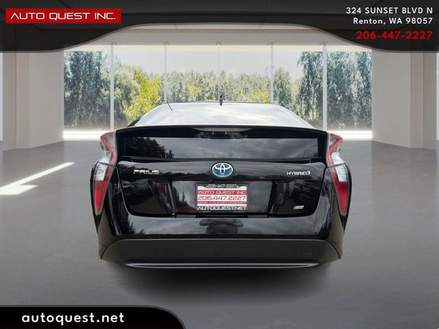 Used 2017 Toyota Prius Two w/ Carpet Mat Package FWD image 6