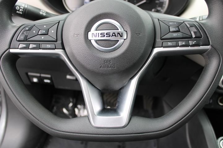Used 2021 Nissan Versa SV image 11