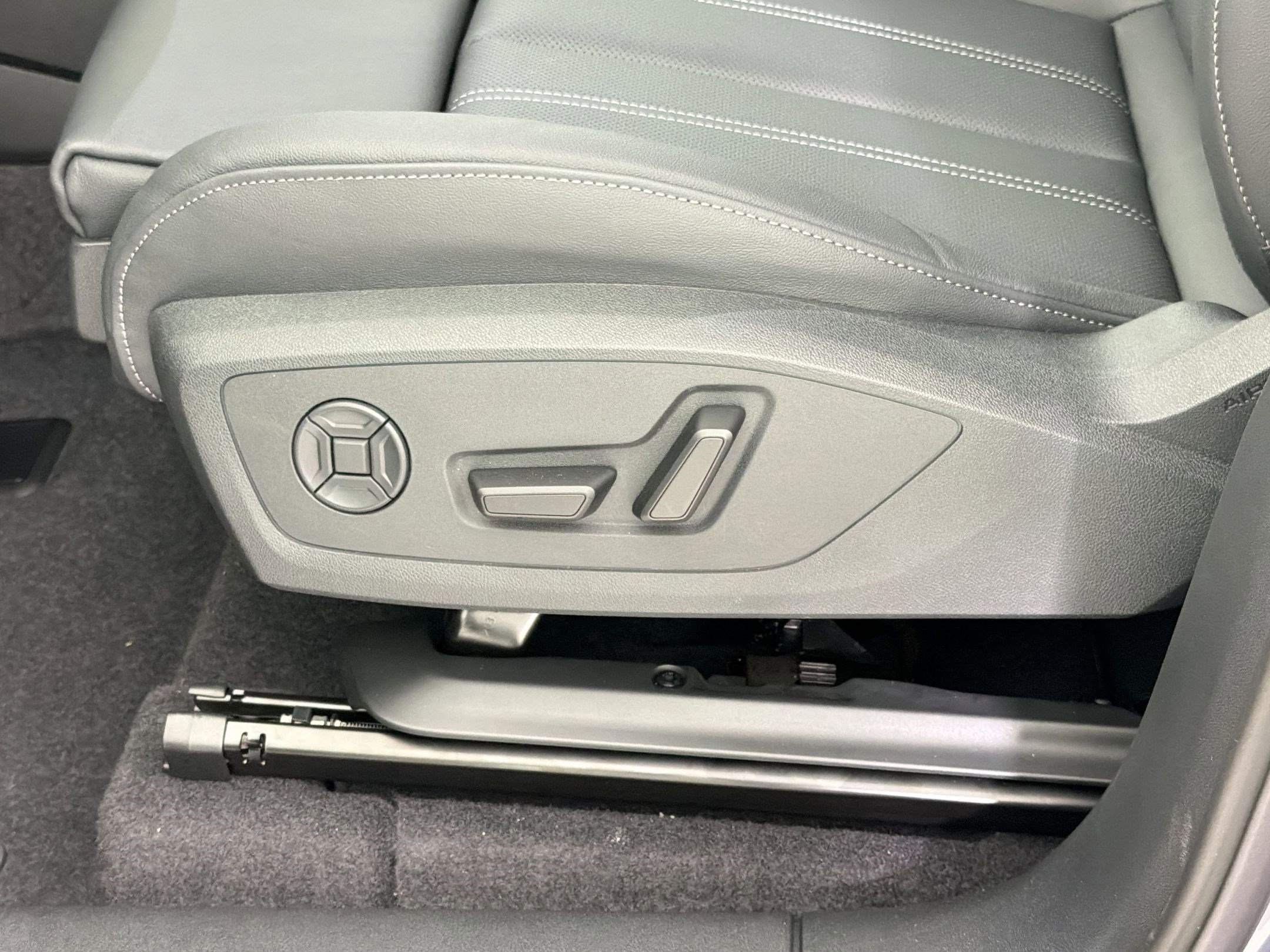 New 2027 Audi Q6 e-tron Premium Plus AWD/4WD image 15