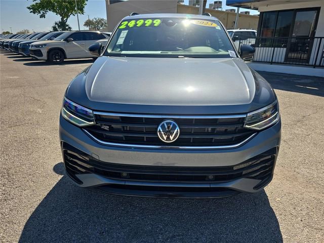 Used 2023 Volkswagen Tiguan SE R-Line image 2
