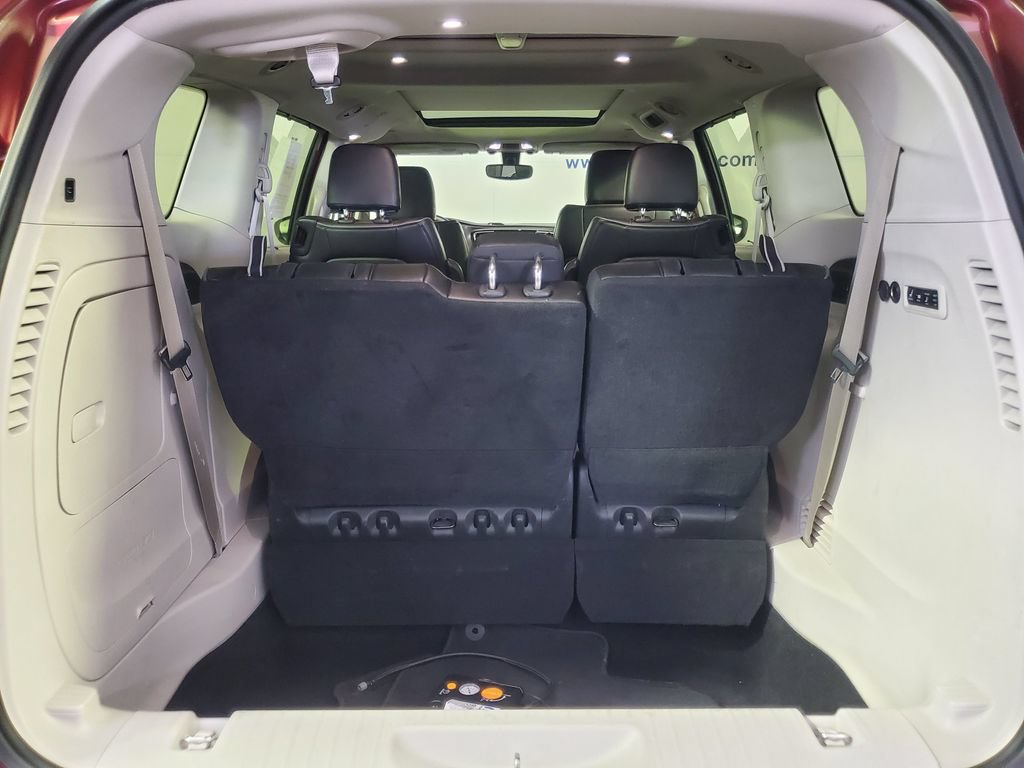 Used 2018 Chrysler Pacifica Limited FWD image 32