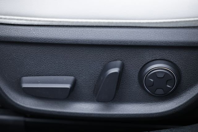 New 2025 Genesis G70 2.5T image 24