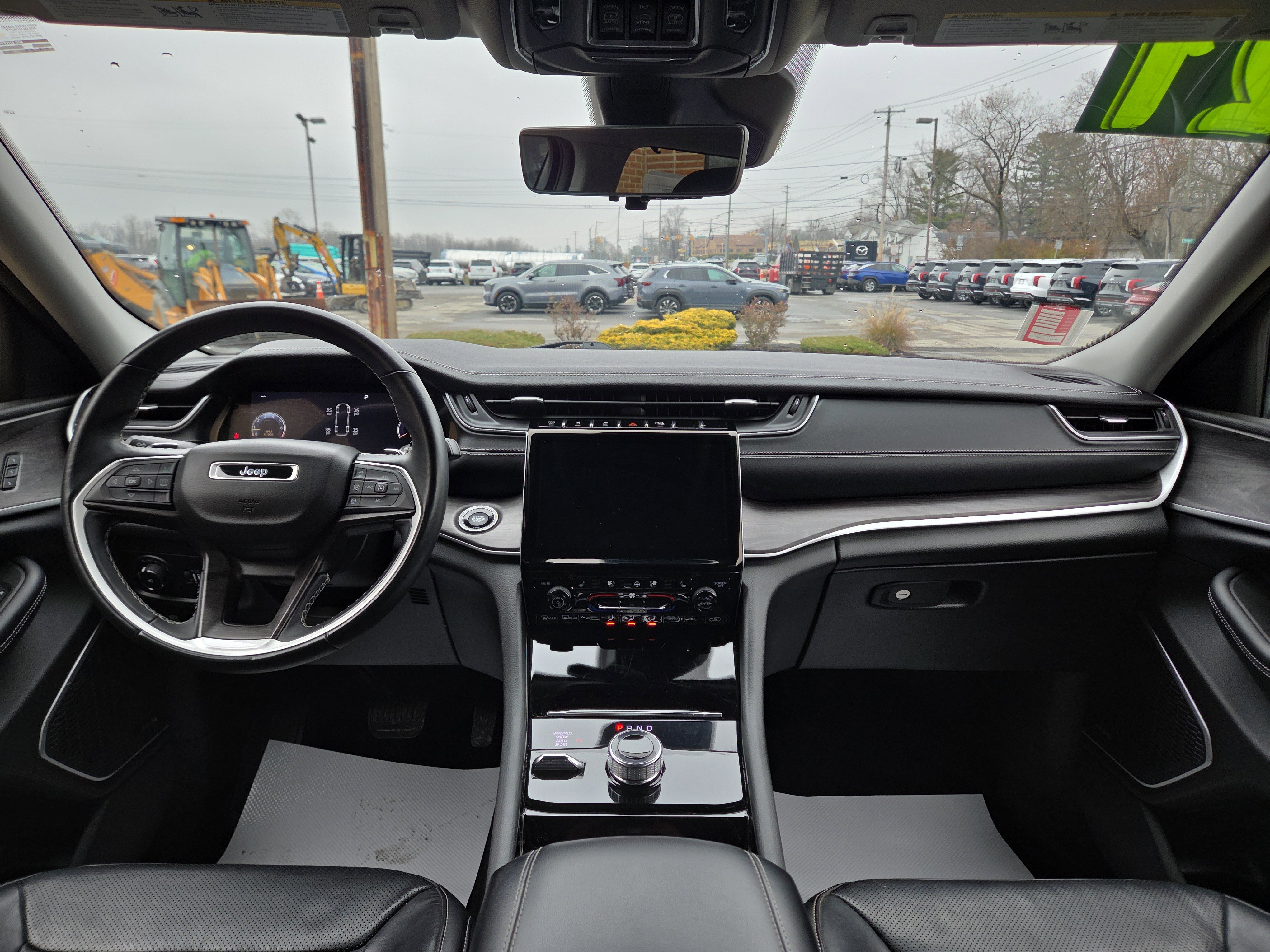 Used 2021 Jeep Grand Cherokee L Limited w/ Luxury Tech Group II image 15