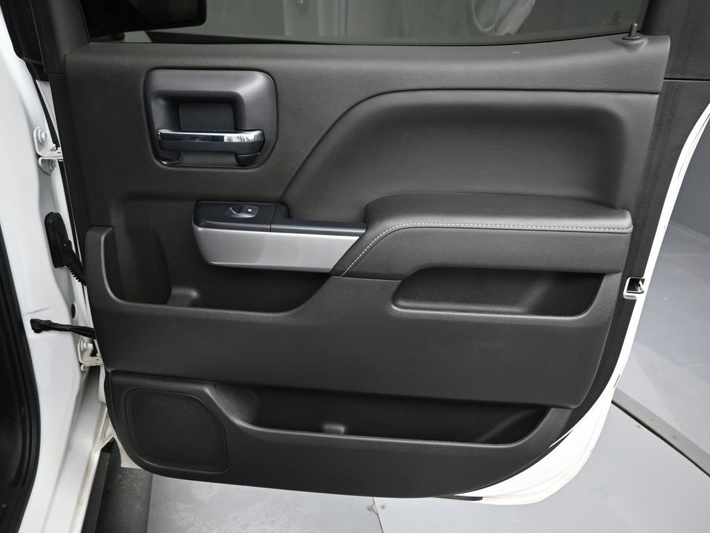 Used 2018 Chevrolet Silverado 1500 LT w/ All Star Edition image 29