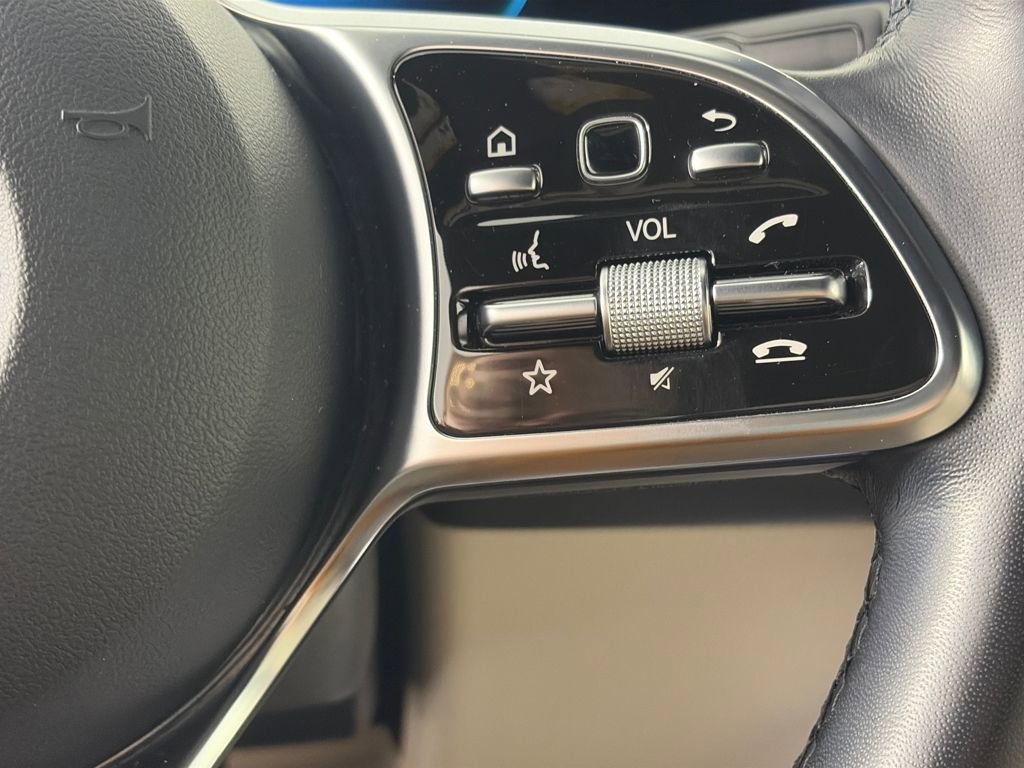 Used 2023 Mercedes-Benz EQB 300 4MATIC image 18
