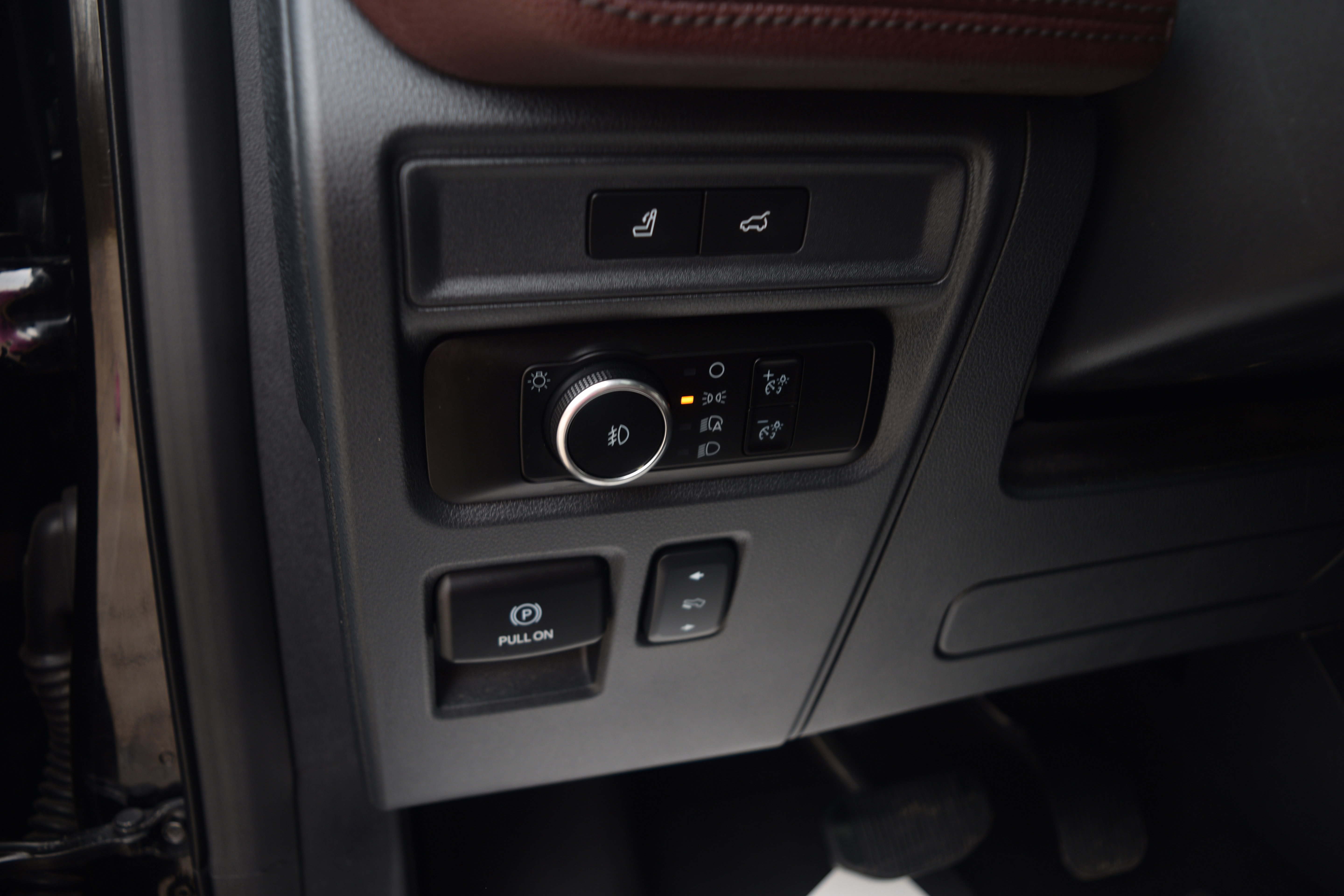 Used 2023 Ford Expedition Limited image 7