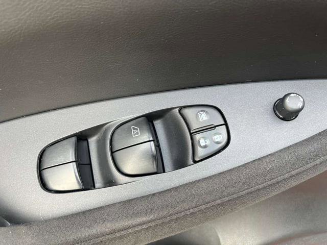 Used 2015 Nissan Leaf S w/ Charge Package image 20