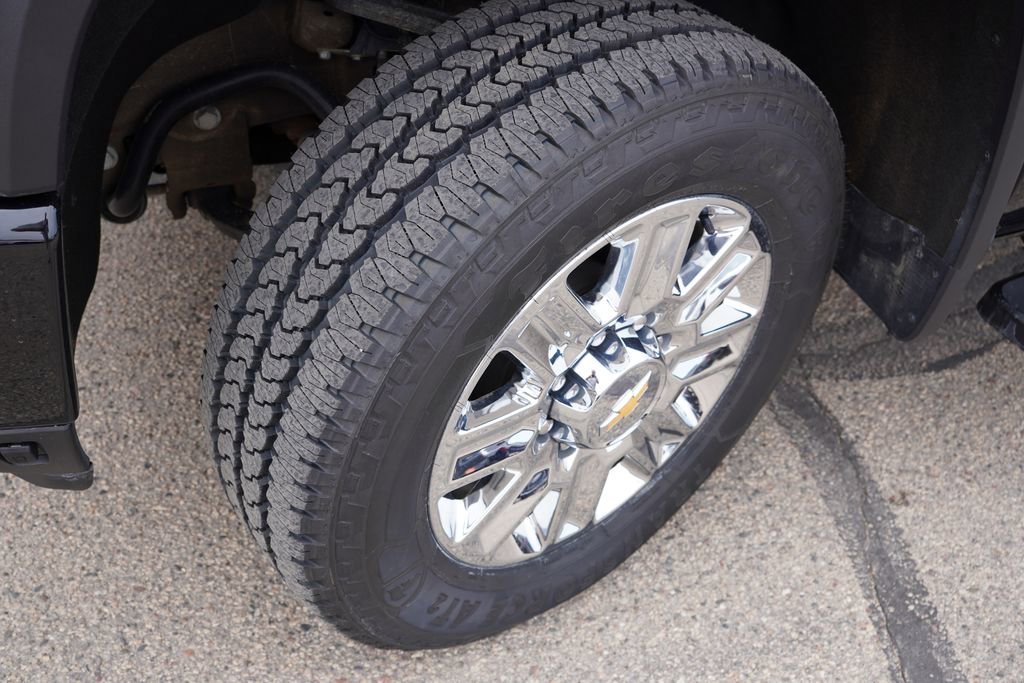 Certified 2024 Chevrolet Silverado 3500 High Country AWD/4WD image 13