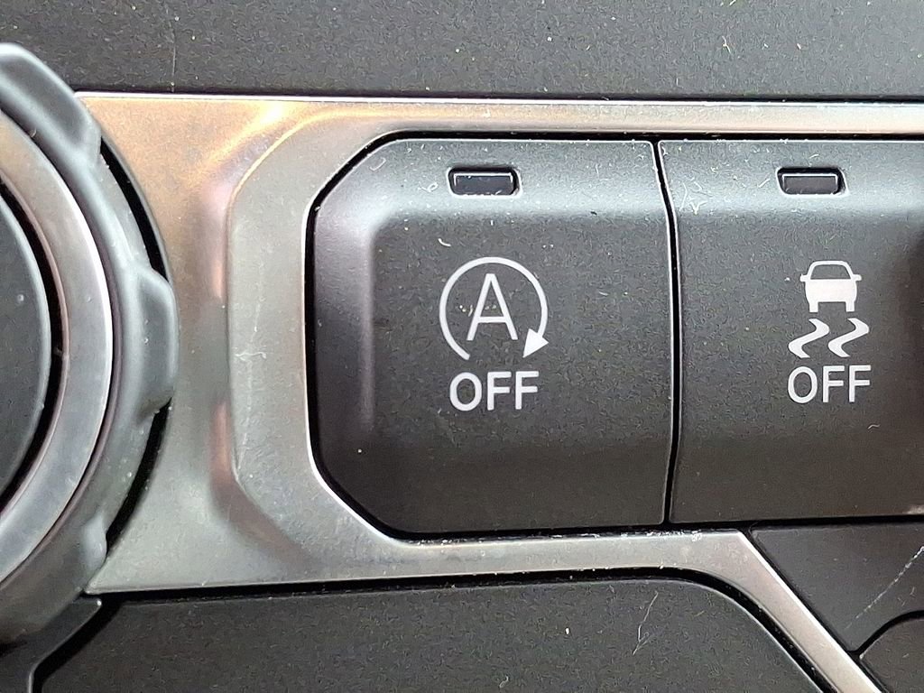 Used 2019 Jeep Wrangler Sport image 18