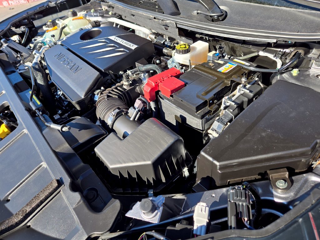 Certified 2025 Nissan Rogue SV FWD image 24