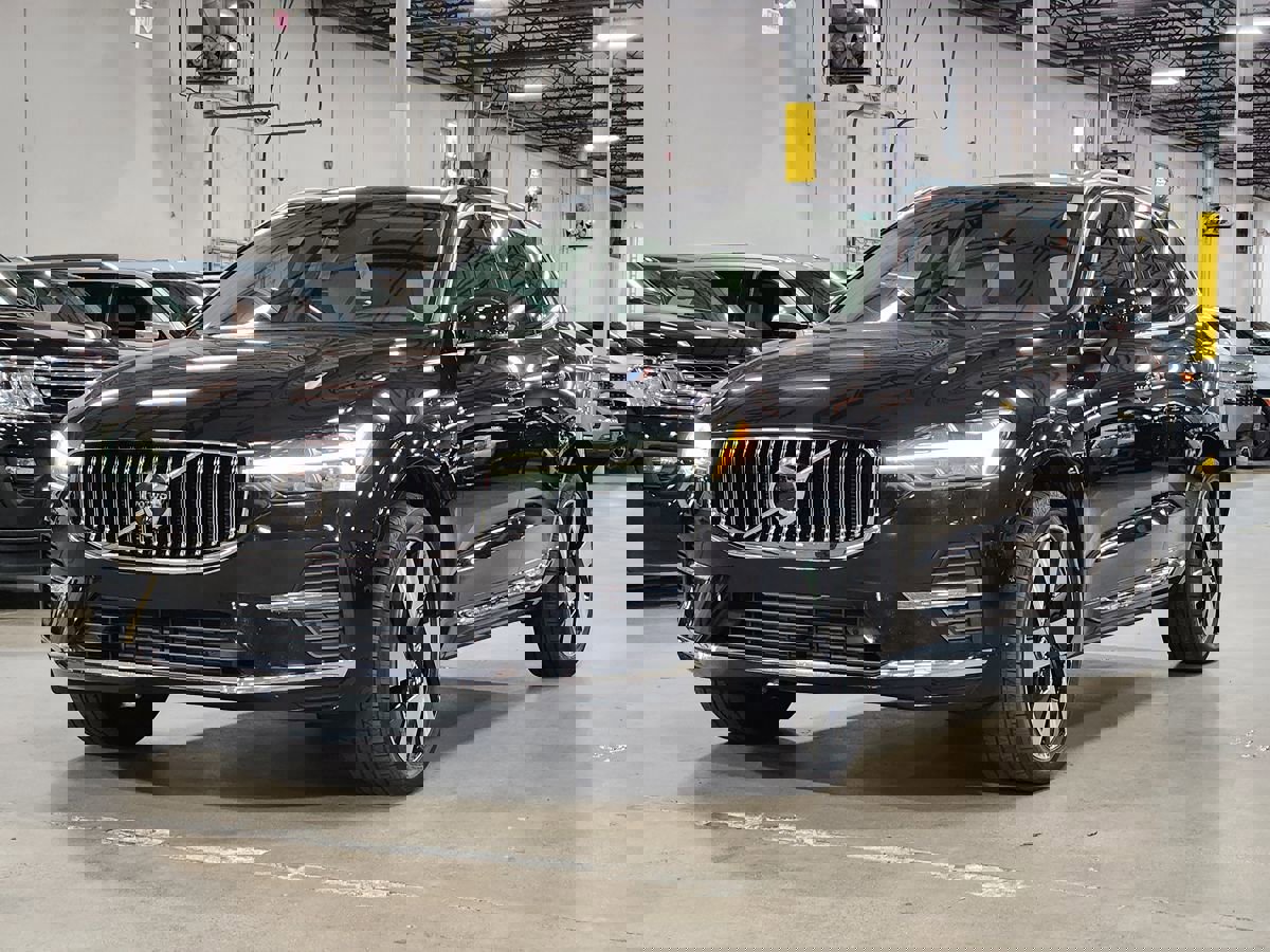 Used 2023 Volvo XC60 T8 Plus w/ Protection Package Premier image 5