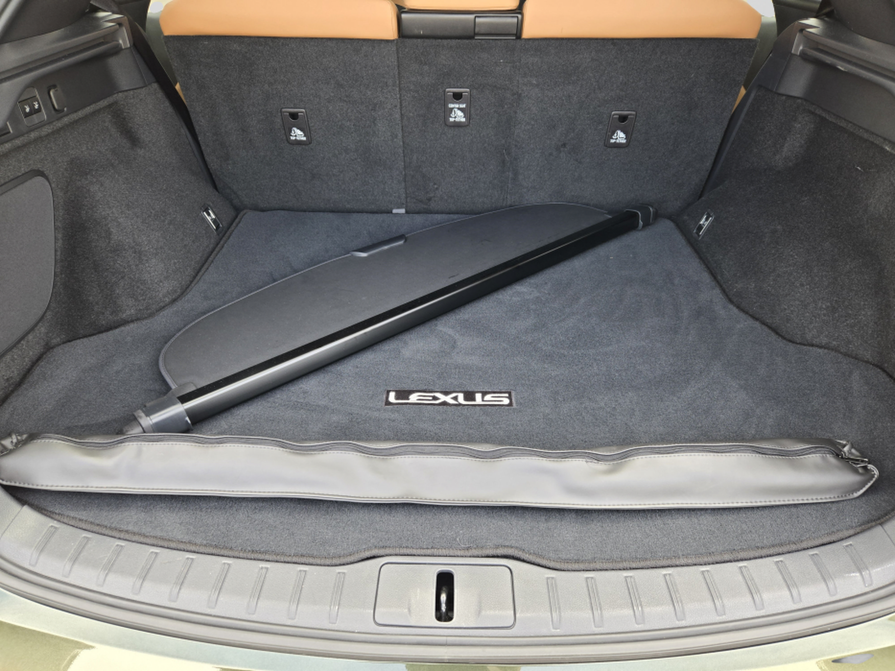 Used 2025 Lexus RX 350 Premium w/ Accessory Package (Z1) FWD image 29