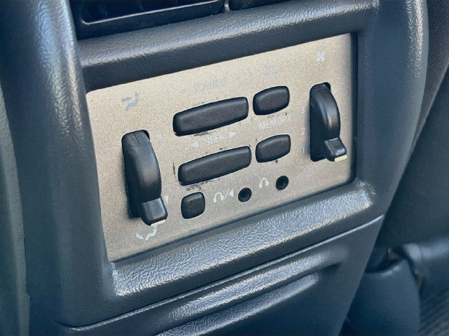 Used 2003 Ford Explorer Sport Trac XLS RWD image 23