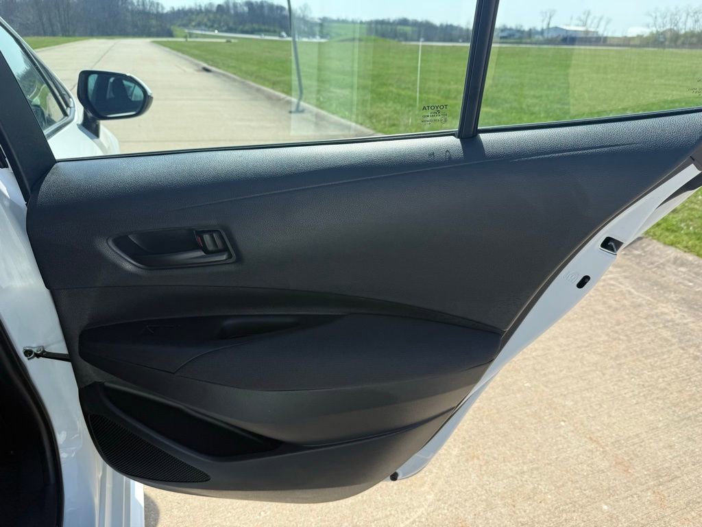 Used 2025 Toyota Corolla LE image 14