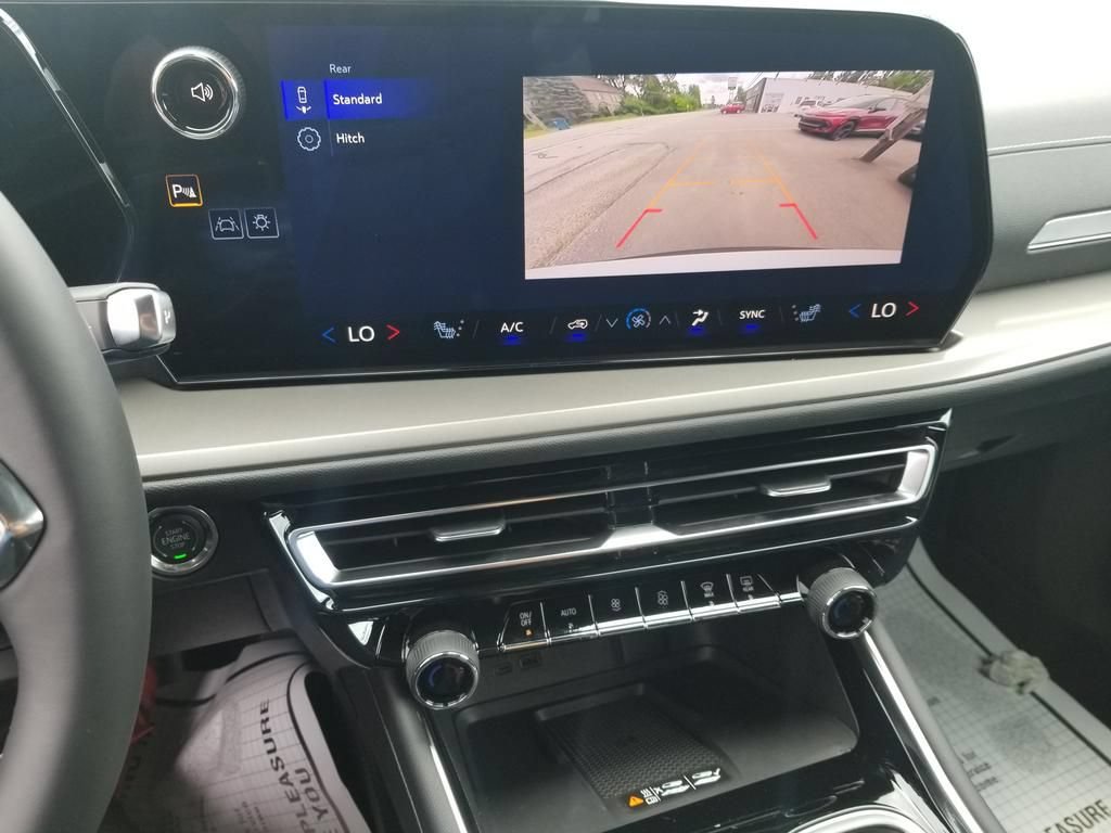 New 2026 Chevrolet Traverse LT FWD image 30
