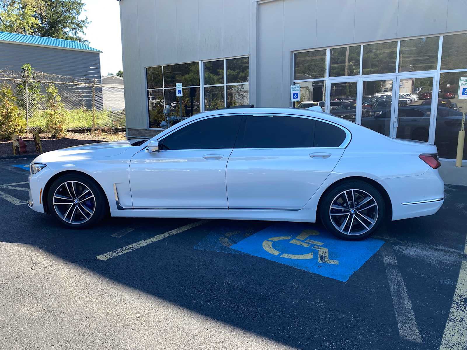 Used 2021 BMW 750i xDrive w/ Luxury Rear Seating Package AWD/4WD image 13