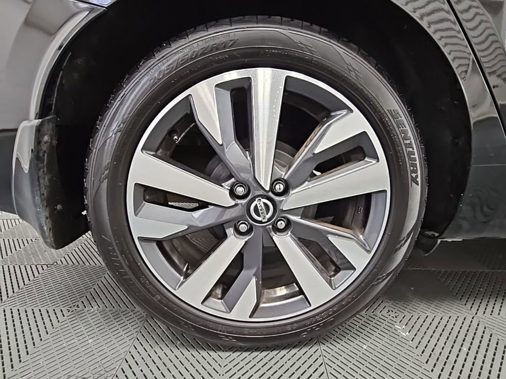 Used 2021 Nissan Versa SR w/ Convenience Package image 42