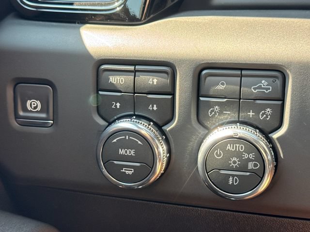 New 2026 GMC Sierra 2500 AT4 w/ AT4 Premium Plus Package AWD/4WD image 31