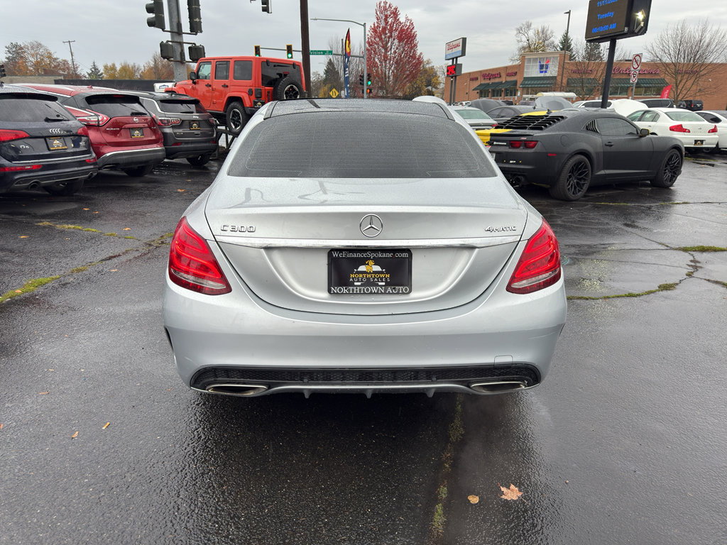 Used 2015 Mercedes-Benz C 300 4MATIC Sedan w/ Multimedia Package image 4