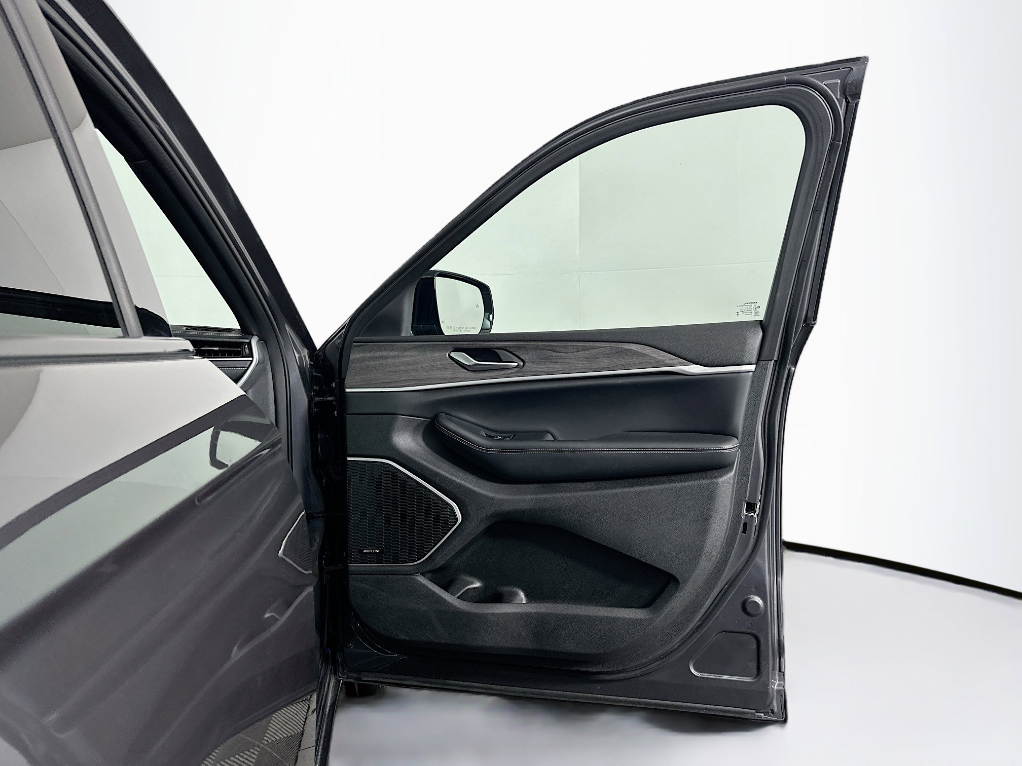 Used 2024 Jeep Grand Cherokee Limited 4xe image 34