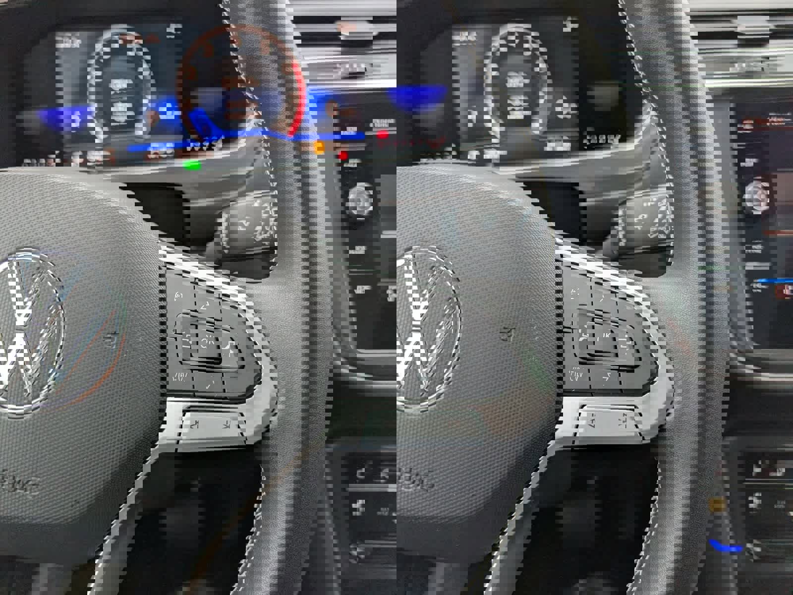 Used 2023 Volkswagen Tiguan SE image 22