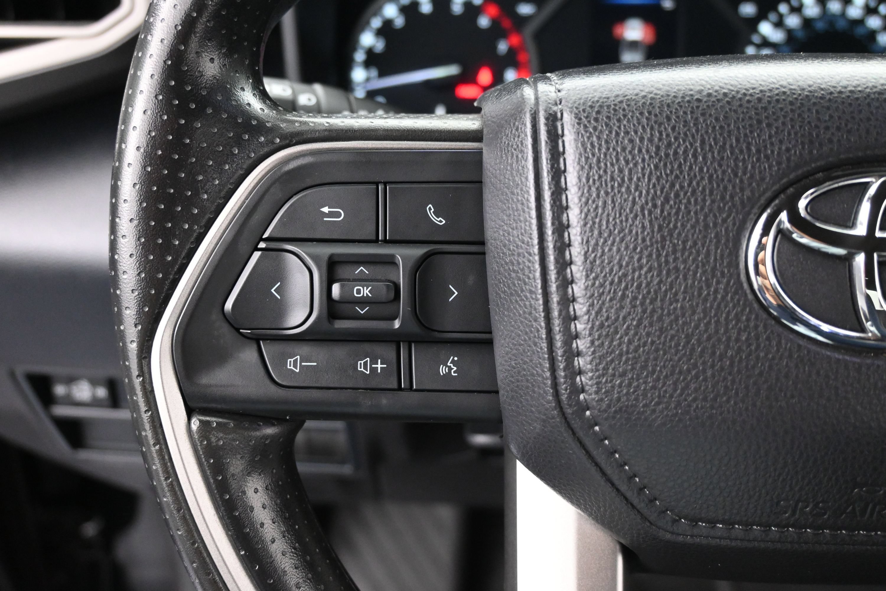 Used 2025 Toyota Tundra SR5 AWD/4WD image 14