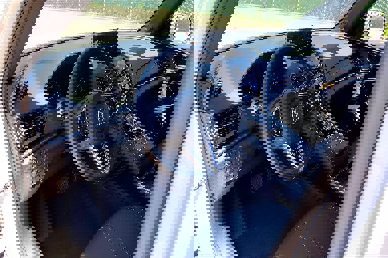 Used 2025 Acura RDX SH-AWD image 17