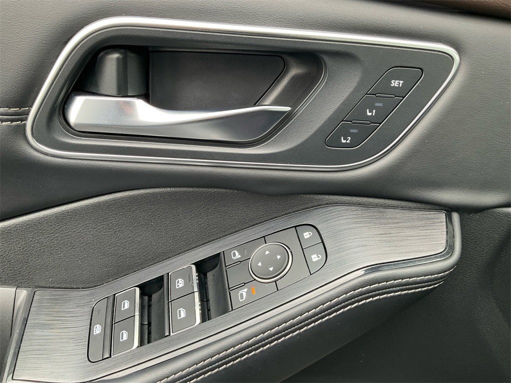 Used 2023 Nissan Rogue Platinum w/ Platinum Premium Package image 27