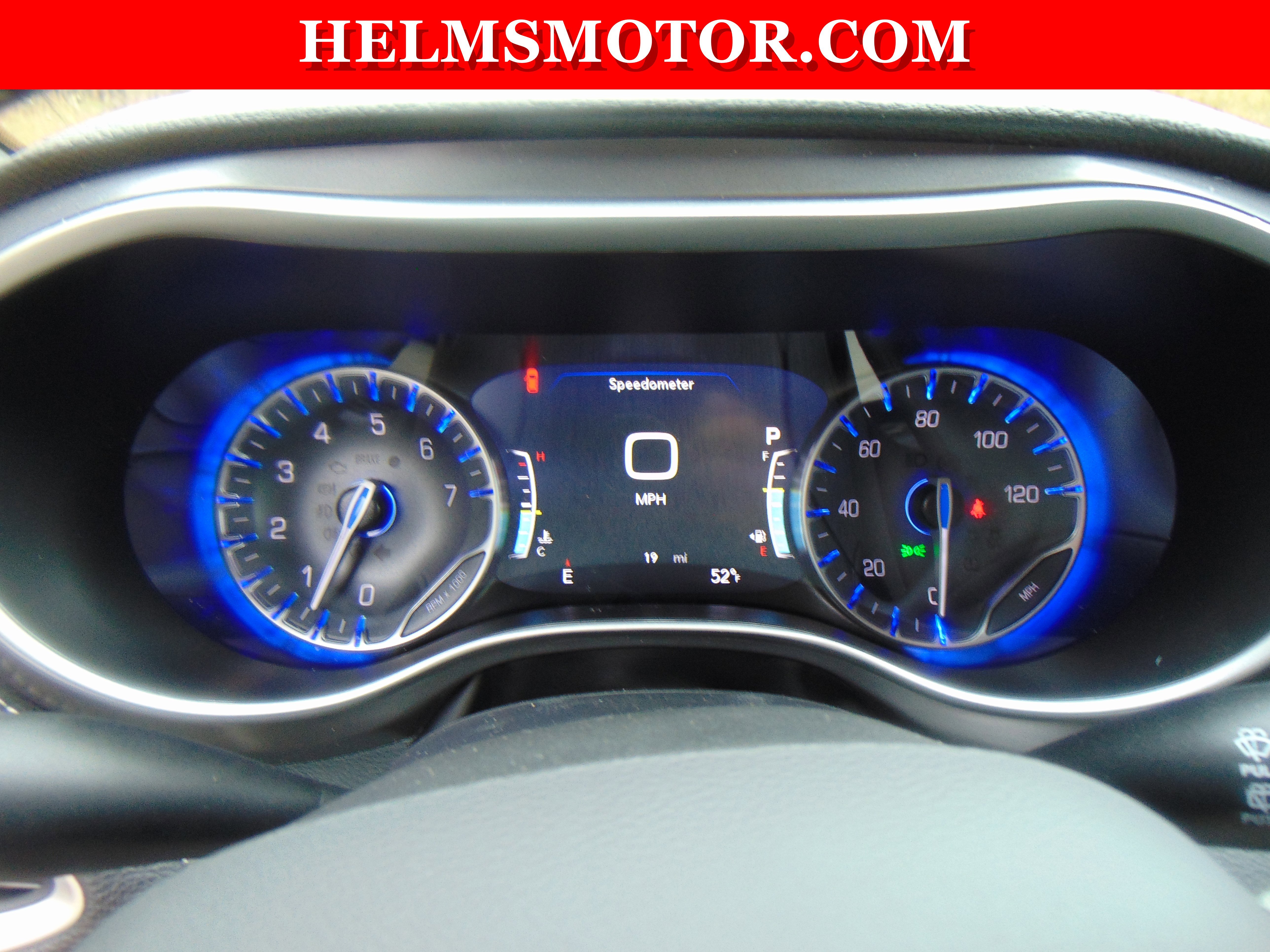 New 2026 Chrysler Pacifica Select w/ S Appearance Package image 18