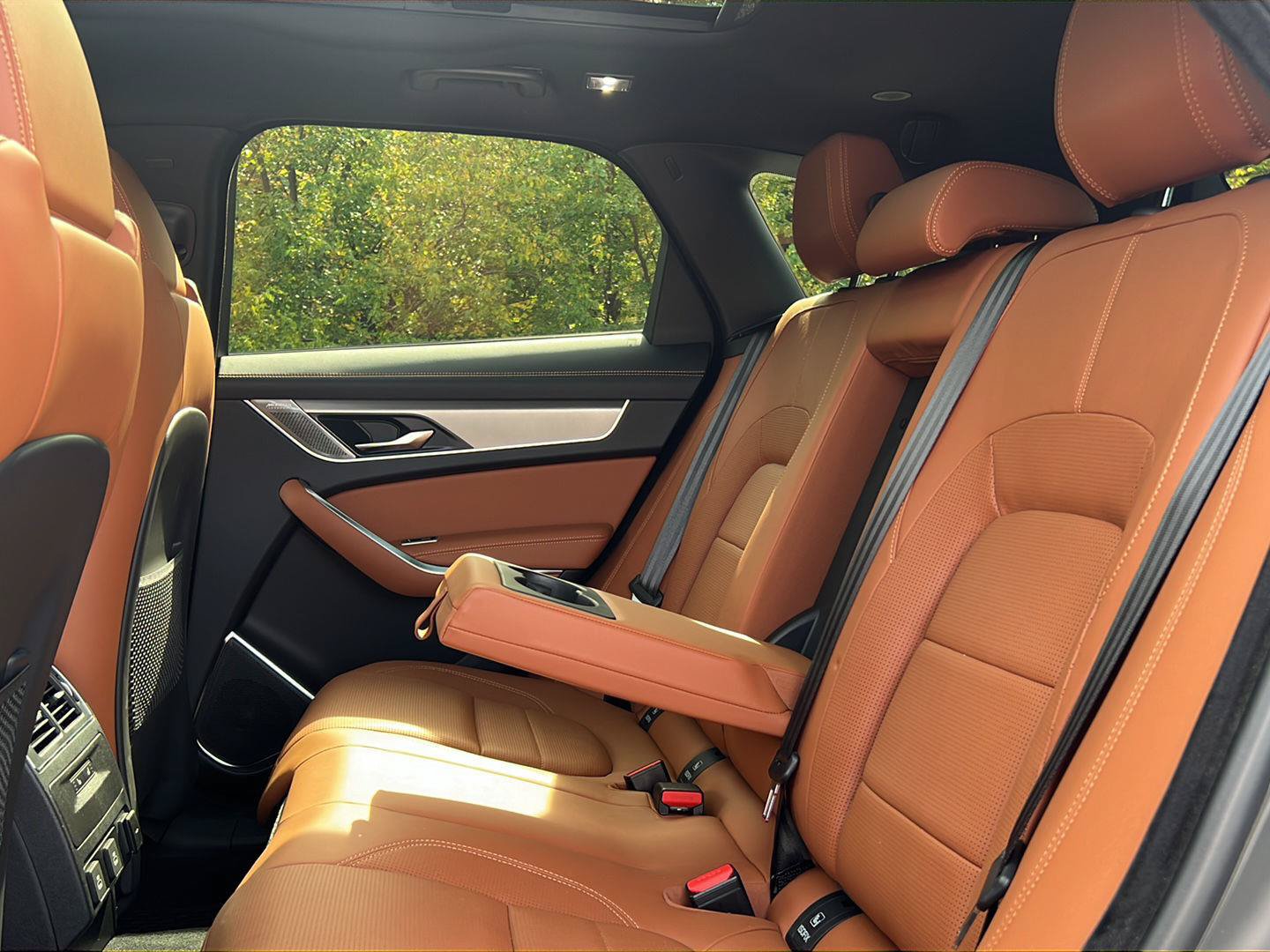 Certified 2026 Jaguar F-PACE R-Dynamic S AWD/4WD image 28