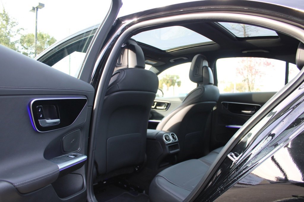 Used 2023 Mercedes-Benz C 300 Sedan image 28