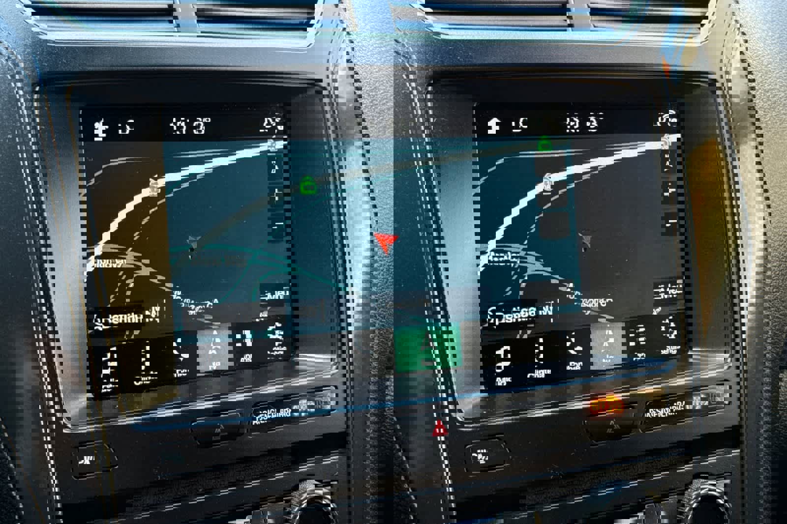 Used 2018 Ford Explorer XLT w/ Equipment Group 202A image 22