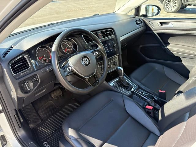 Used 2019 Volkswagen Golf SE image 17