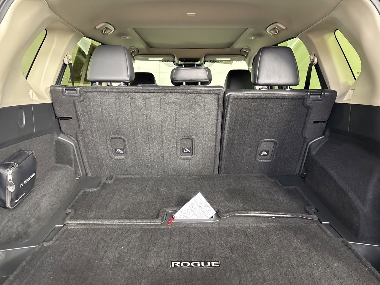 Used 2025 Nissan Rogue SL w/ Tech Package image 24