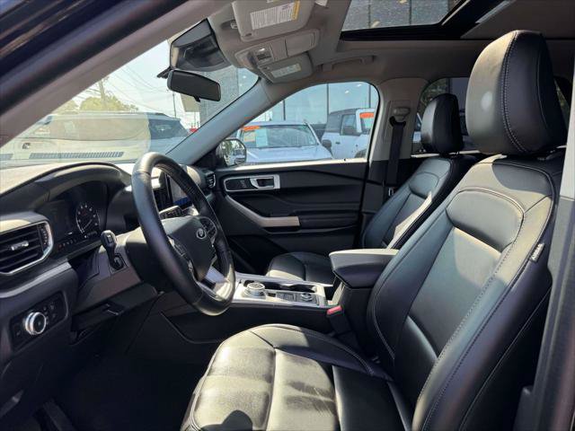 Used 2022 Ford Explorer XLT w/ Equipment Group 202A AWD/4WD image 15