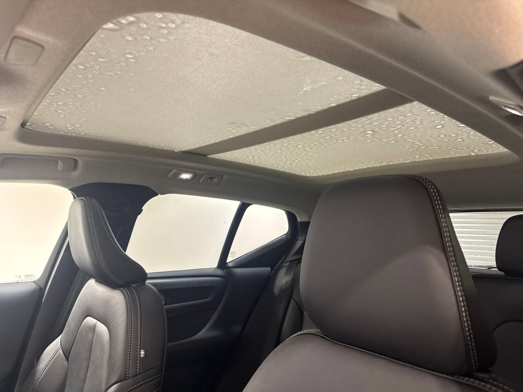 New 2026 Volvo XC40 B5 Plus w/ Climate Package AWD/4WD image 16