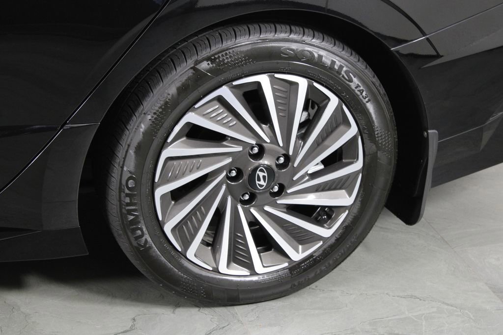 Certified 2024 Hyundai Sonata Limited FWD image 13