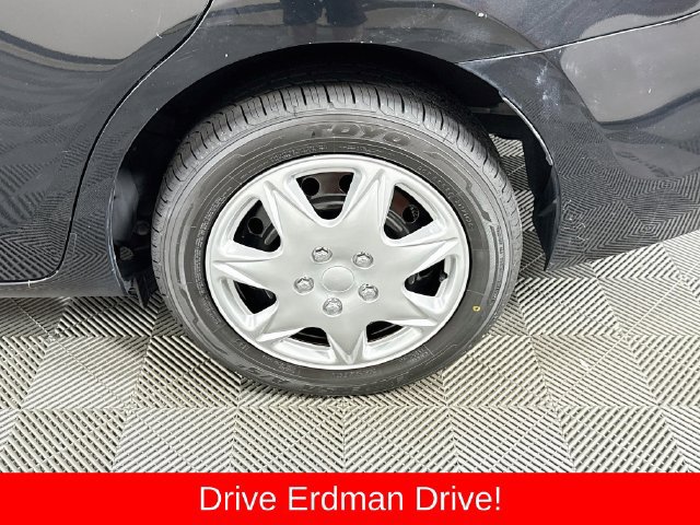 Used 2018 Toyota Corolla LE FWD image 4