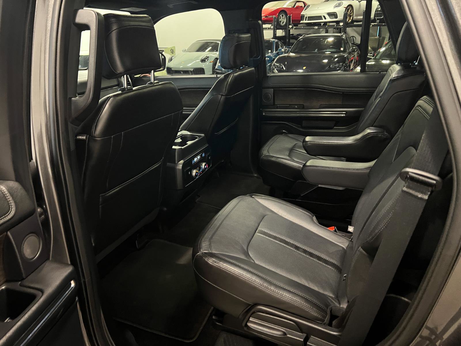 Used 2019 Ford Expedition Limited w/ Equipment Group 301A AWD/4WD image 32