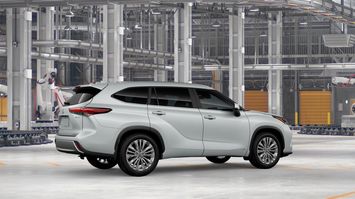 New 2026 Toyota Highlander Platinum image 11