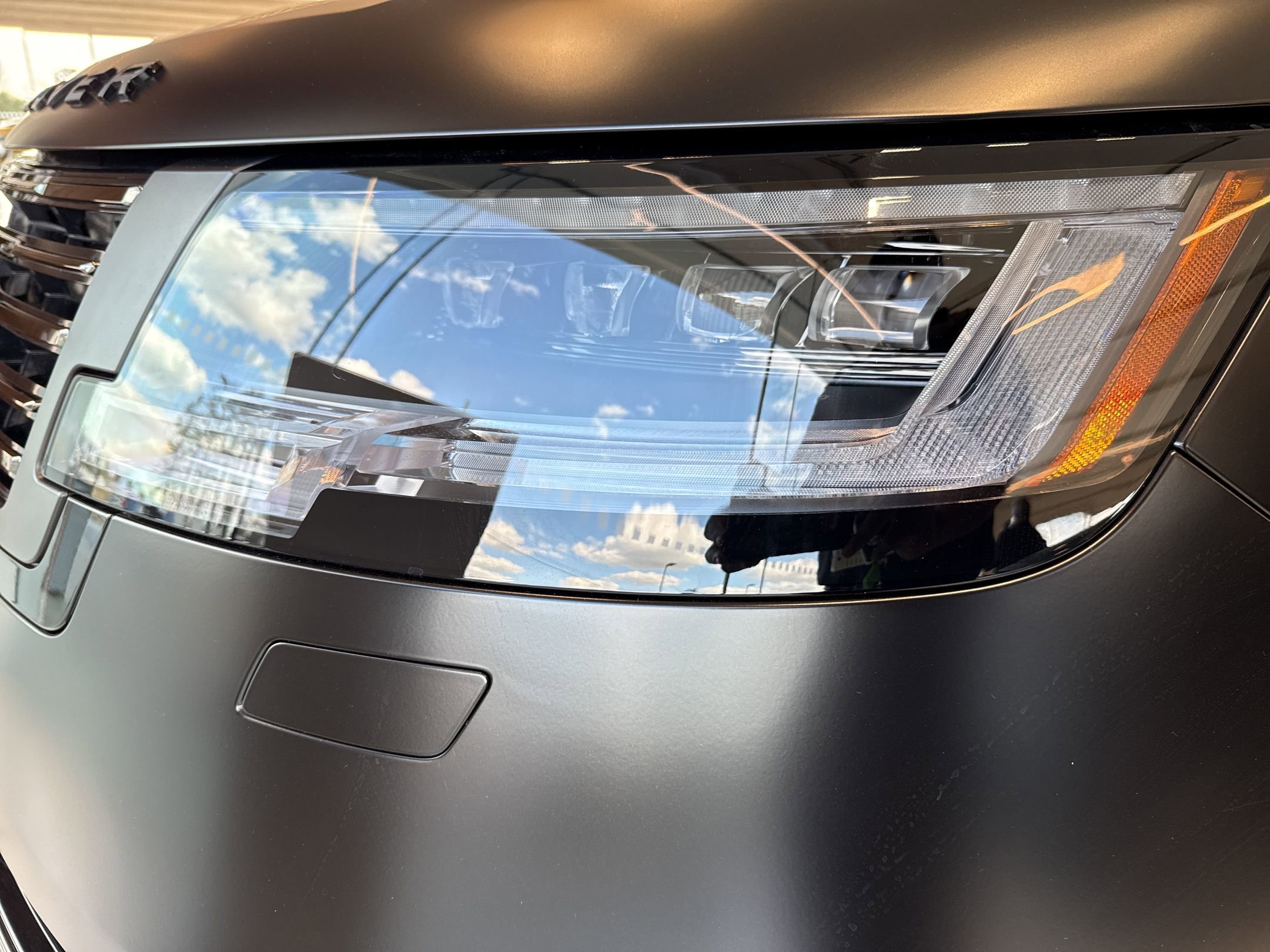 New 2026 Land Rover Range Rover SV image 11