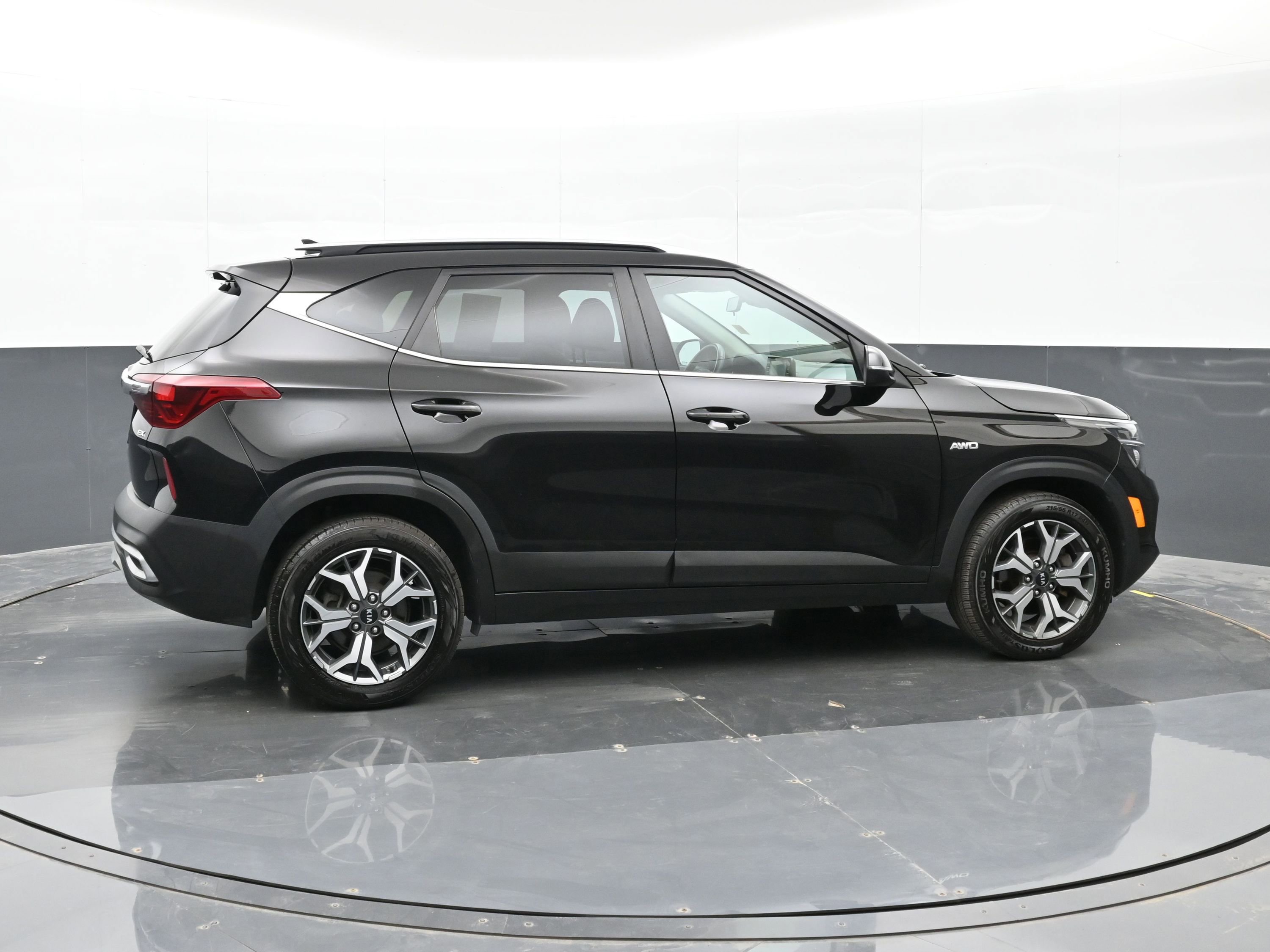 Used 2021 Kia Seltos EX AWD/4WD image 5