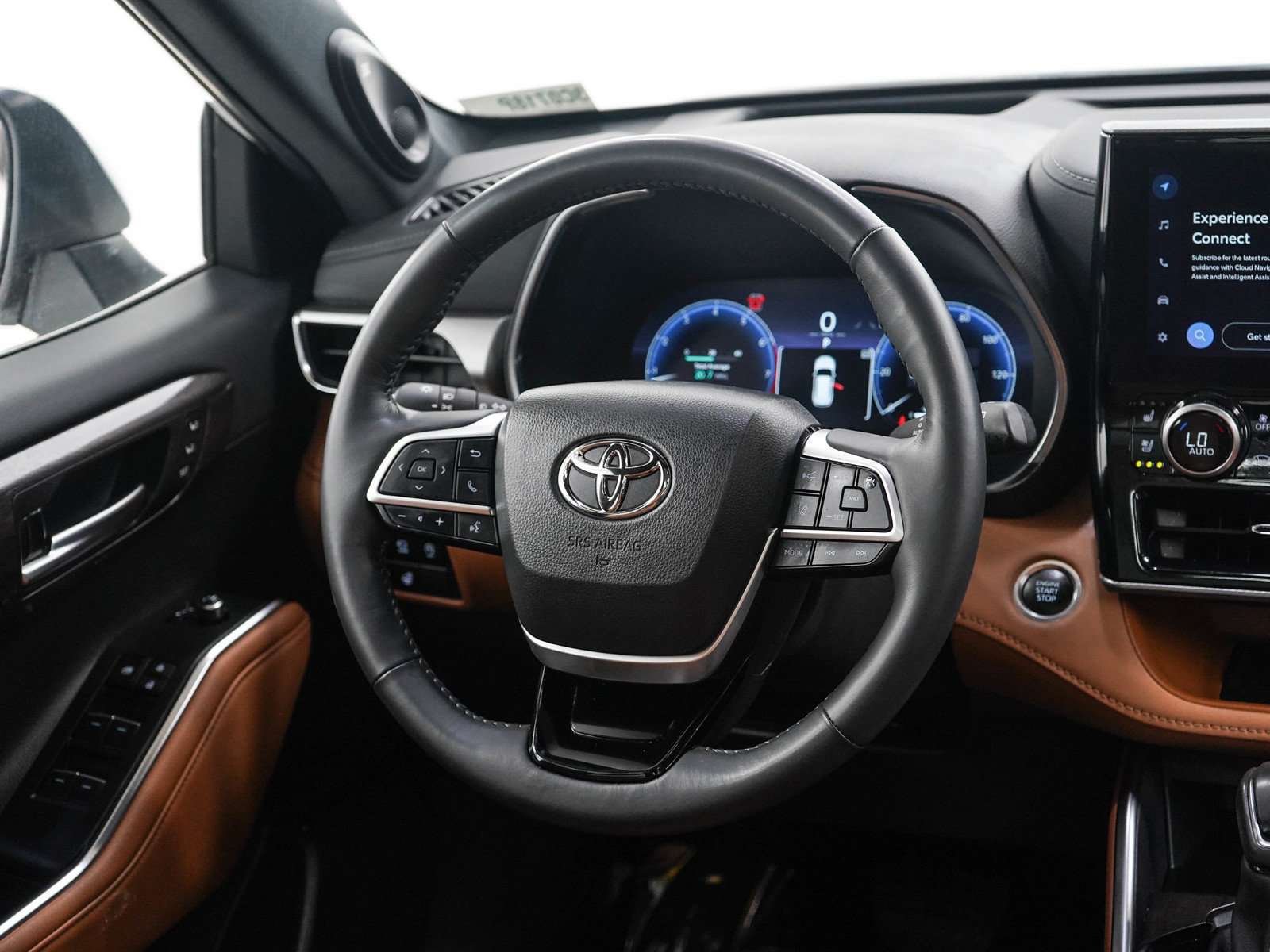 Used 2024 Toyota Highlander Platinum AWD/4WD image 14